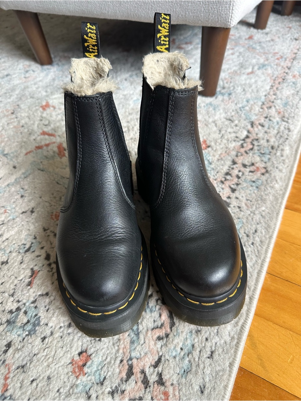 Dr. Martens 2976 quad Black Leather Platform Chelsea Boots - fur lined - Picture 2 of 5